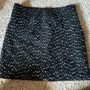 The Limited Women’s black white speck wool skirt sz 2